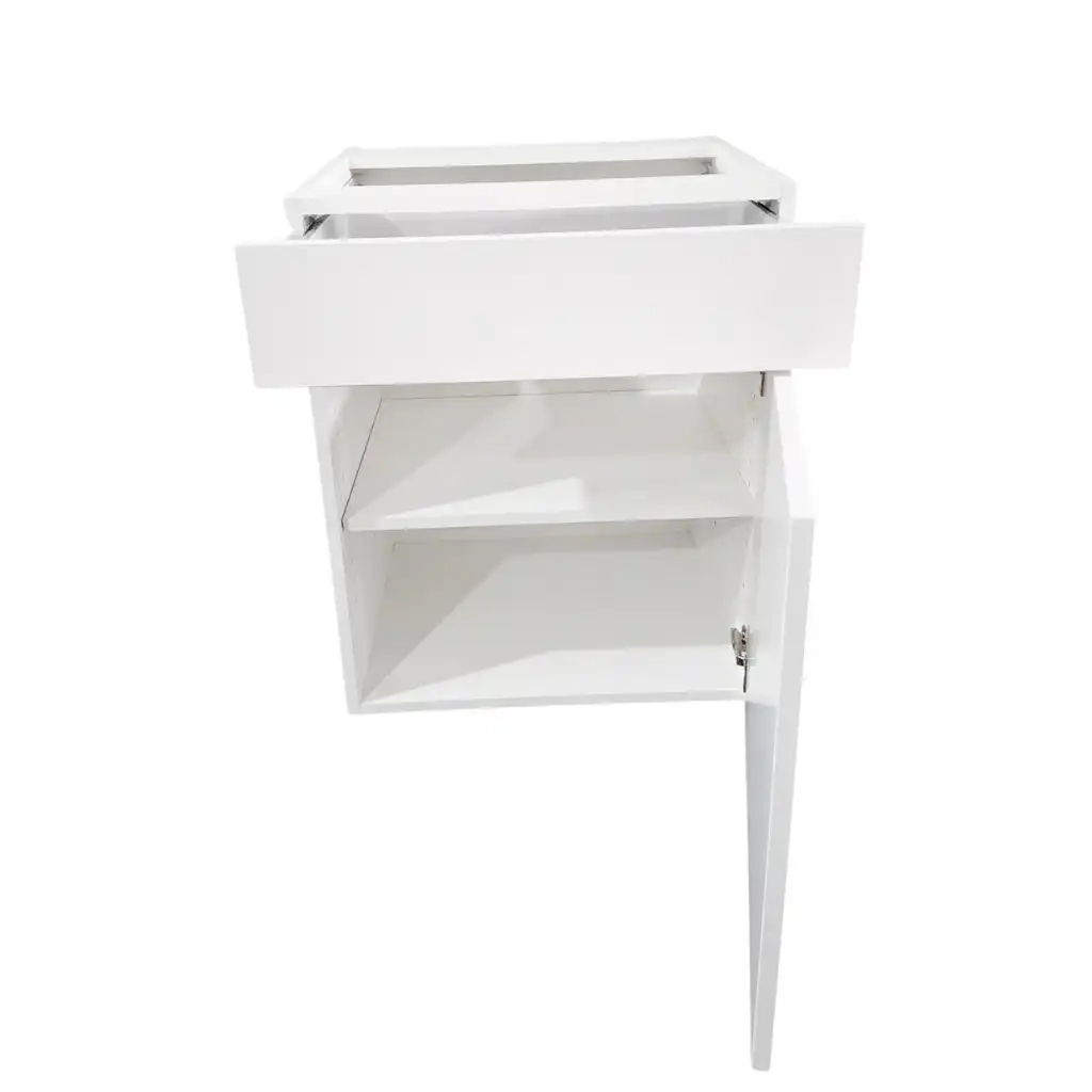 Bílá spodní skříňka se šuplíky 60 cm